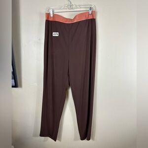 Soft sport 1x nwt 16-1/2 w 14-1/2 rise. 25” inseam. Brown plus size